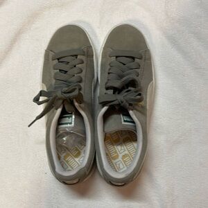 Puma Classic Sneakers Like New! Men’ s Size 7